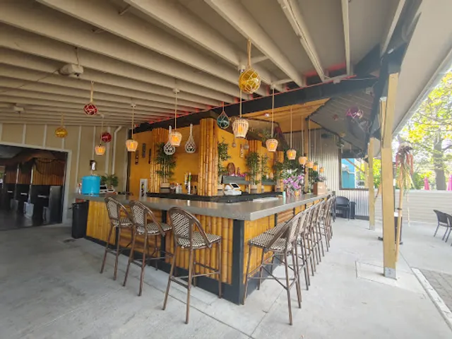 Huli Huli Tiki Lounge