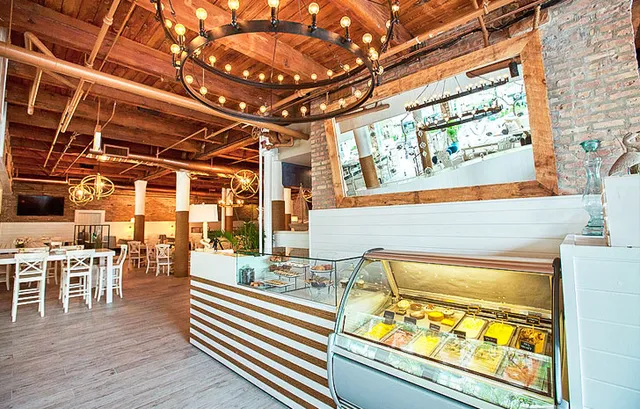 The Hampton Social - River North