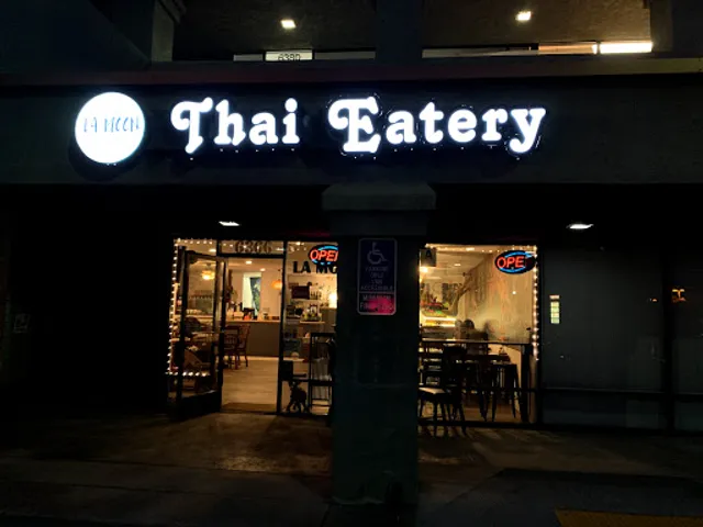 La Moon Thai Eatery