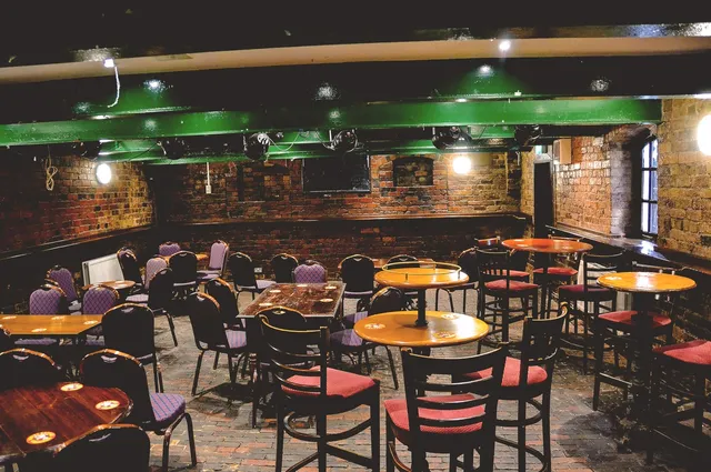 The Lamp Tavern Bathams