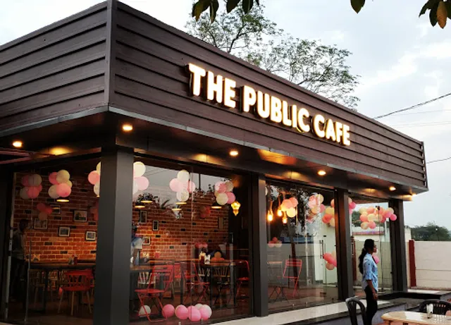 THE PUBLIC CAFE