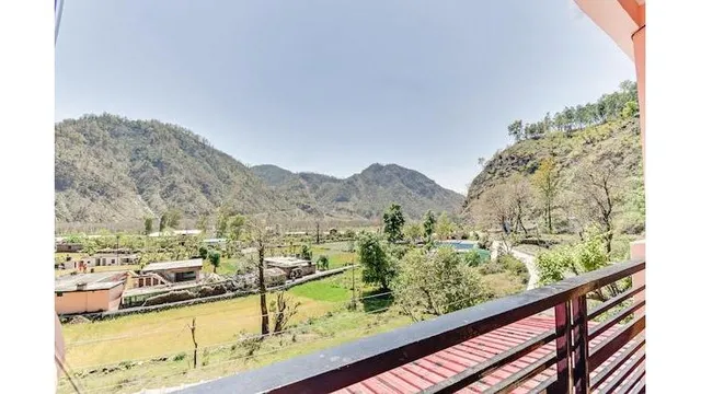 OYO Home 36625 Luxurious Stay