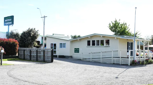 Featherston Motels And Camping