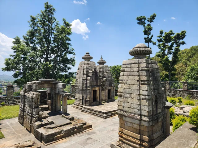 Katyuri Kings Divine Homestay - Babaji's Cave