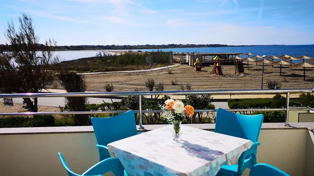 Aurora Apartments-Nin