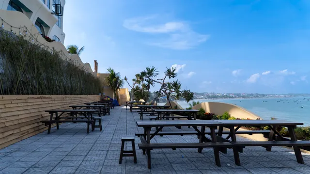 Hương Phát Nhà Hàng Mũi Né - Hải Sản & Cơm Niêu