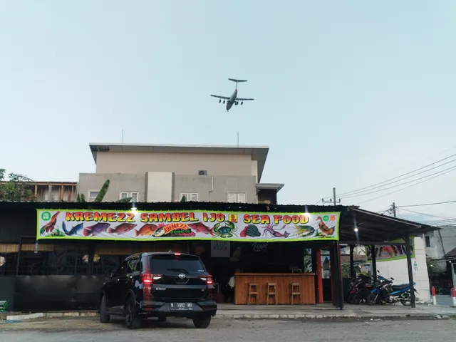 KREMEZZ SAMBEL IJO & Seafood