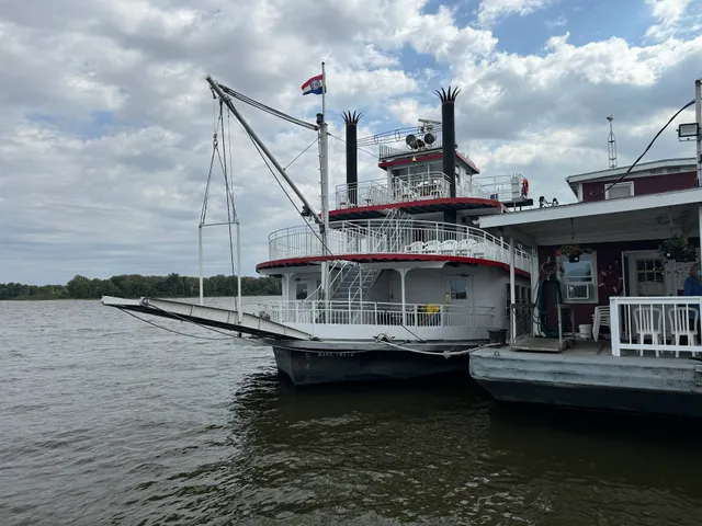 Center Street Landing - Mark Twain Riverboat