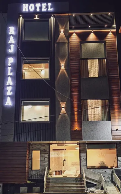 Hotel Raj Plaza
