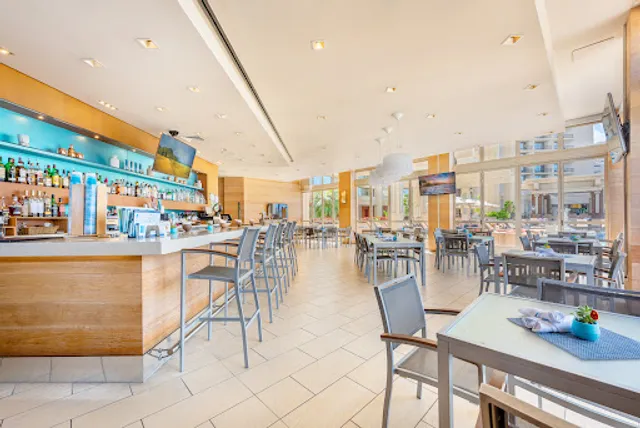 SWIM Restaurant & Bar