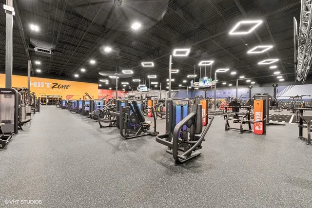 Crunch Fitness - Lake Worth