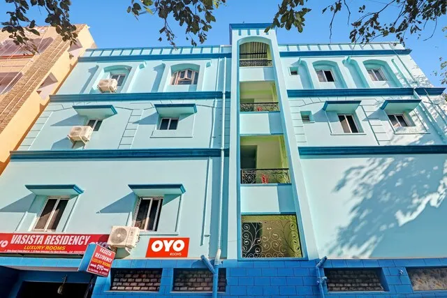 OYO Flagship Vasista Residency
