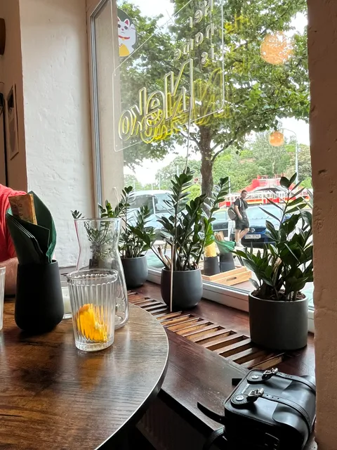 Her name is Neko - Sushi bistro