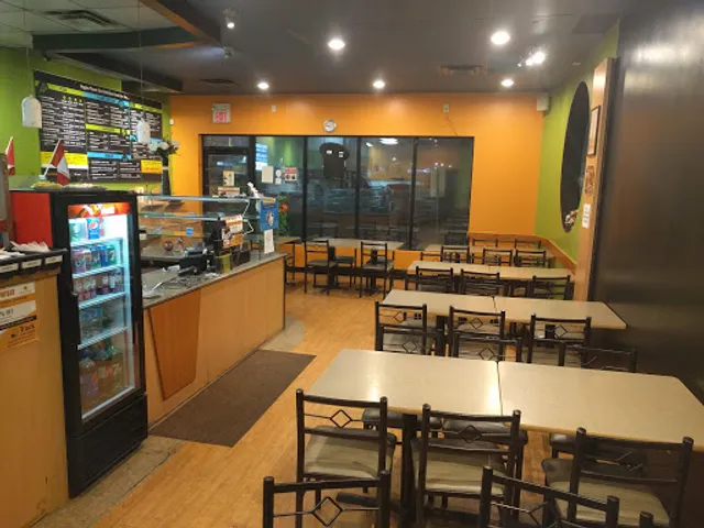 Veggie Planet Mississauga - Vegetarian Indian Pizza, Sandwich, Burger and Street food Restaurant