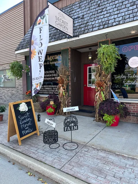 Secret Garden Floral Design