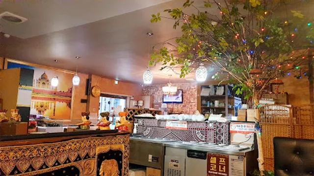 Taj Mahal Halal Indian Restaurant