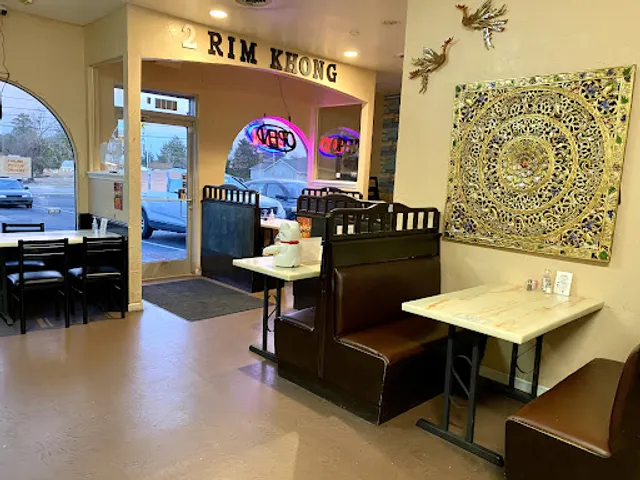 2 Rim Khong Restaurant
