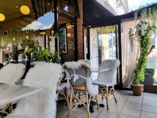 Dolce Caffè & Restaurant