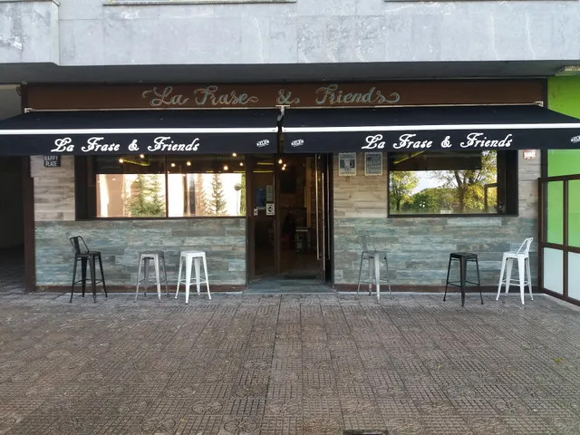 Bar La Frase & Friends