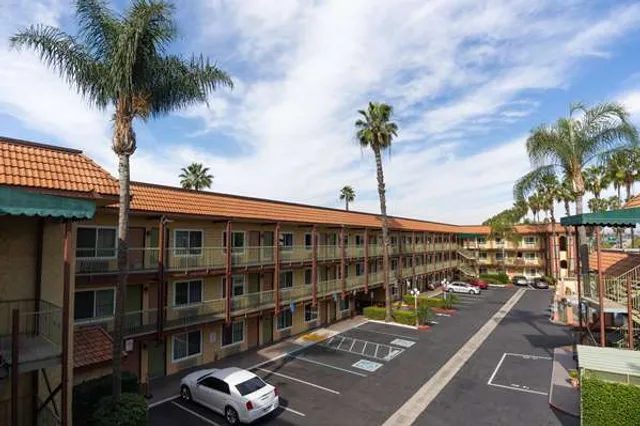 Super 8 by Wyndham Anaheim/Disneyland Drive