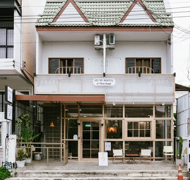 Jeune Hostel at Phra Singh