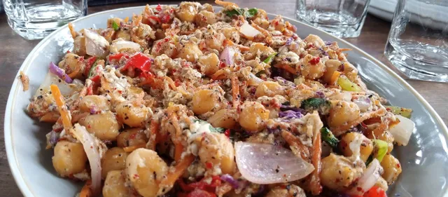 Pollwaththa family restaurant