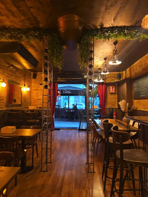 Stelar vermuteria cervecería pub Barcelona afteroffice