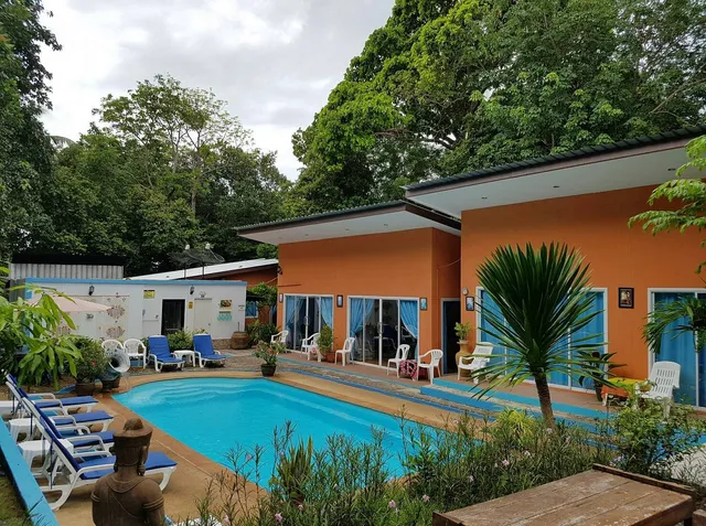 Smile World Hotel And Sauna Phuket