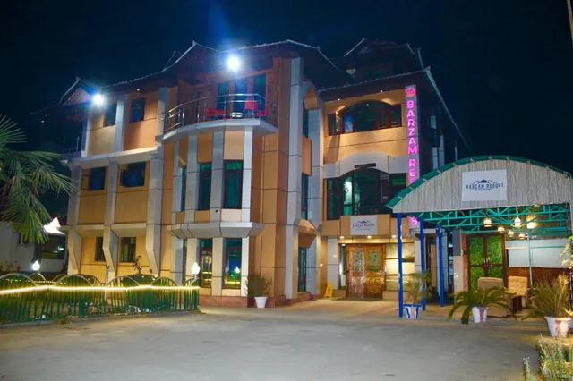 Barzam Lake View Resort