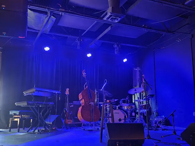 Neighborhood Theatre