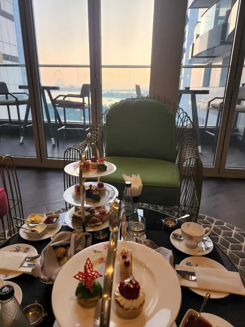 Champagne and Tea Lounge