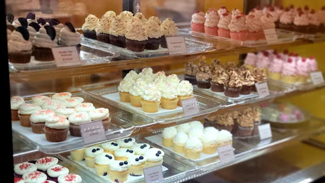 Sugar n Flakes Bakery & Cafe