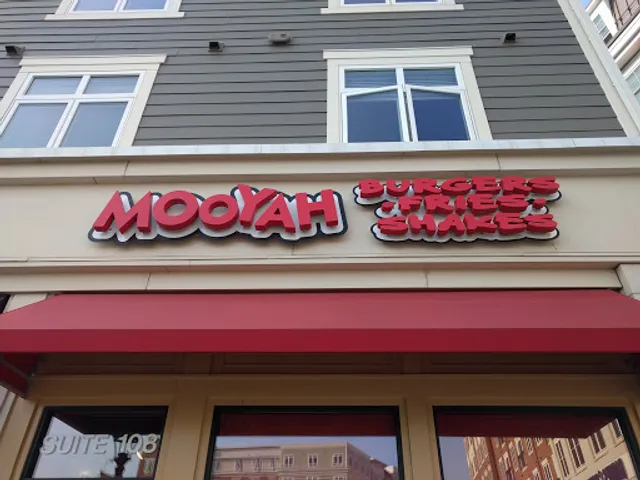MOOYAH Burgers, Fries & Shakes
