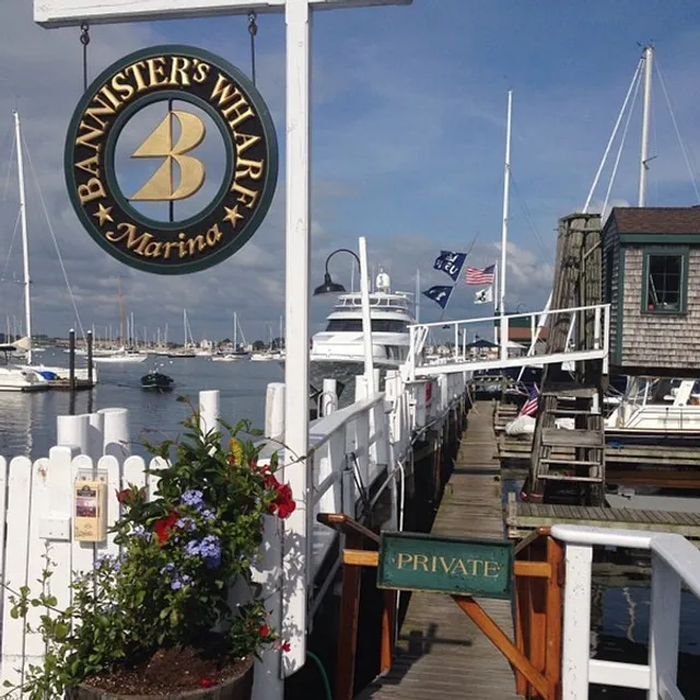 Bannister's Wharf Marina & Guestrooms