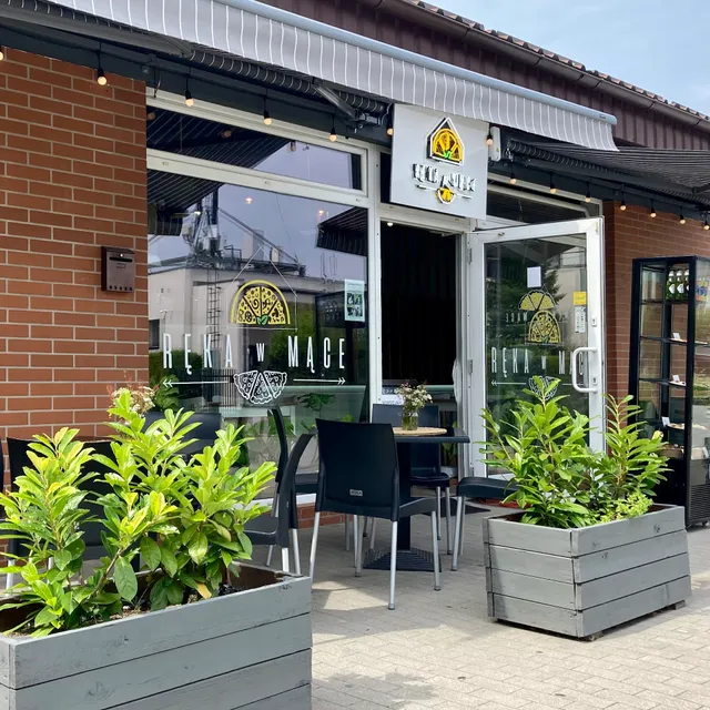 Ręka w mące Pizza & Przyjaciele