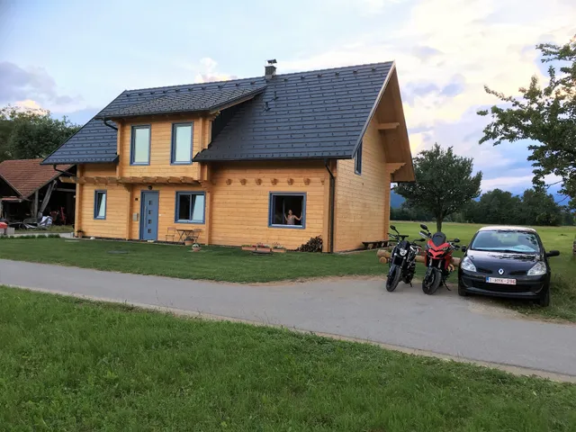 B & B Woodhouse Dobro Polje