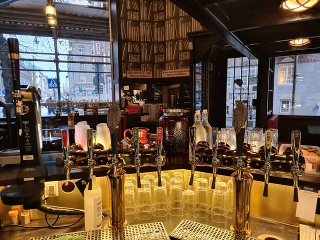 Kontoret Bar & Matsal