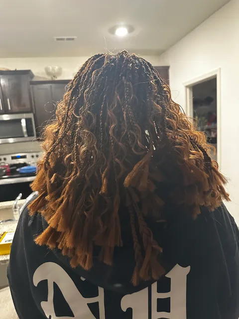 Oumi's African Hair Braiding