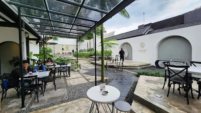 Temu Kamu Coffee & Eatery Bandung