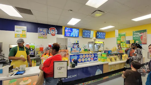 Dippin' Dots & Doc Popcorn: Tanger Outlet Mall at Foxwoods