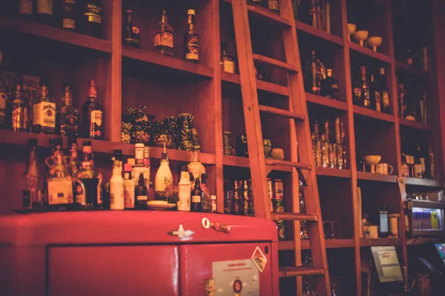 Tiki Bar & Darts Den