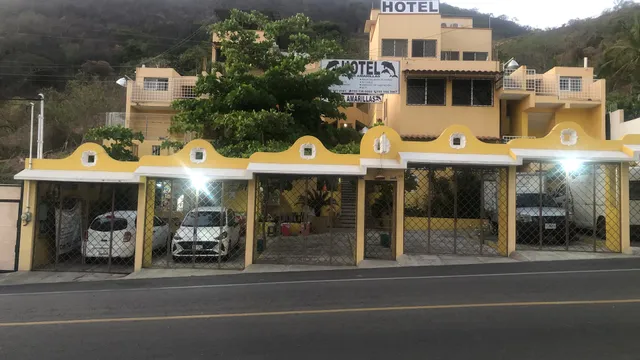 Hotel Villas Amarillas