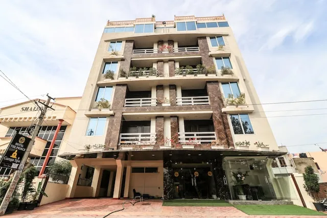 OYO The Prince Hotel