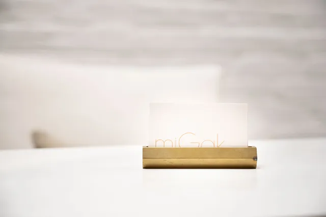 miGak nail art table