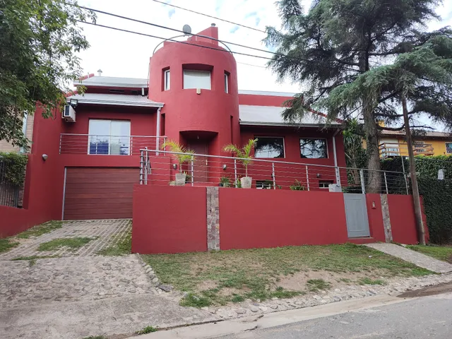 La Casa de Ale y Charly