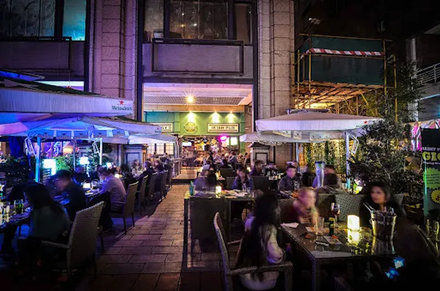 Hooley's Irish Pub and Restaurant