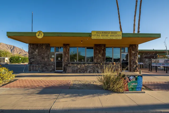 Desert Nature Center