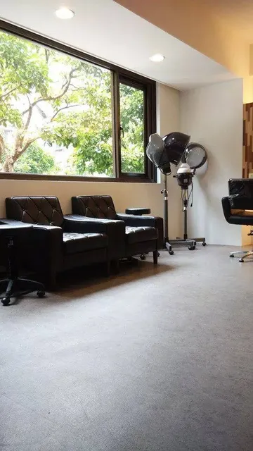 J Salon - 美髮美睫沙龍館