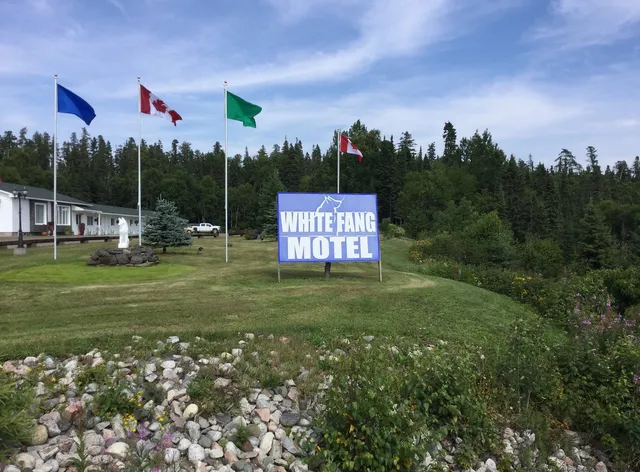 White Fang Motel
