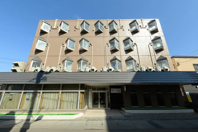 Workman House Muroran Eki Mae